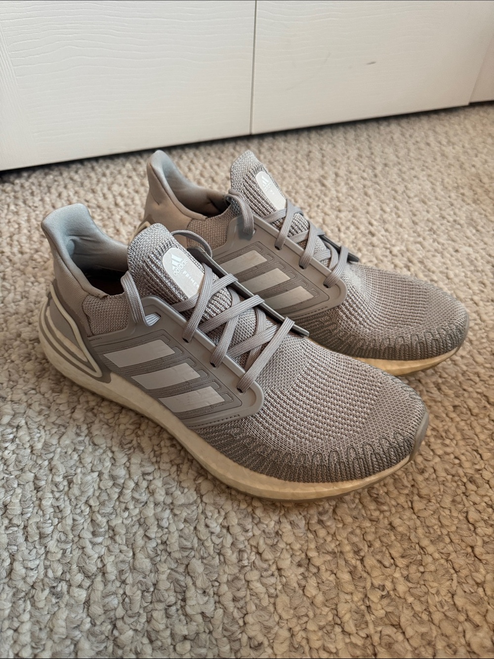 adidas Men's Light Gray Knit Running Shoes